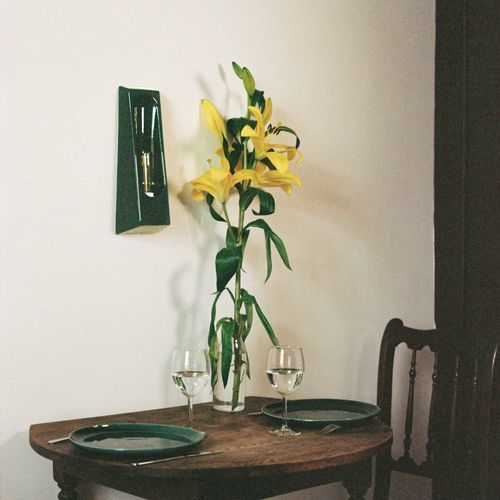 Современный настенный светильник - ALCOVE VERDE - Violaine d'Harcourt - для закрытых зданий / из керамики / с геометрической структурой