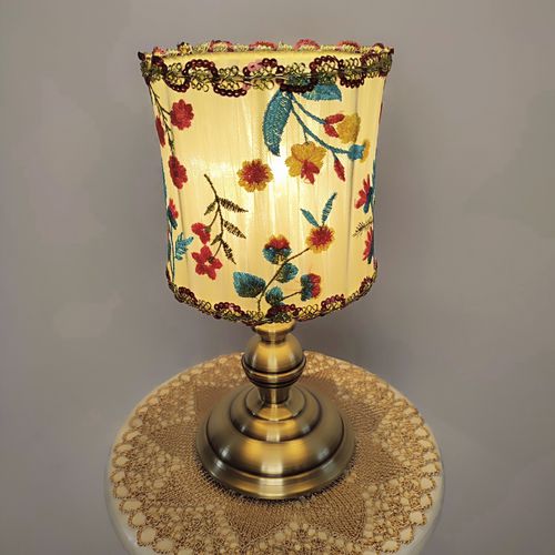 Настольная лампа - Male 05 - DelightLamps - из латуни / из ткани / классическая