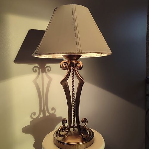 Настольная лампа - Sao Paulo 04 - DelightLamps - из металла / из кожи / классическая
