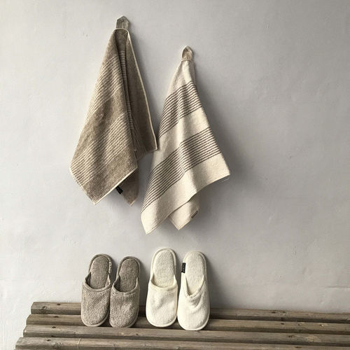 Банное полотенце из хлопка - TERRY TOWEL + SLIPPERS - dELENZO LINEN FROM EUROPE S.L - из льна / для гостиницы / персонализированное