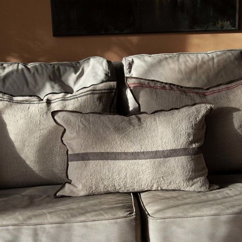 Подушка для дивана - TERRA - dELENZO LINEN FROM EUROPE S.L - прямоугольная / в полоску / для бытового использования