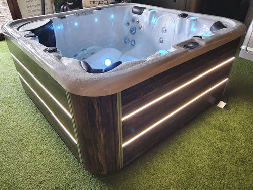 Каркасная спа-ванна - Tropic - Catalina Spas - квадратная / 6 мест / из алюминия