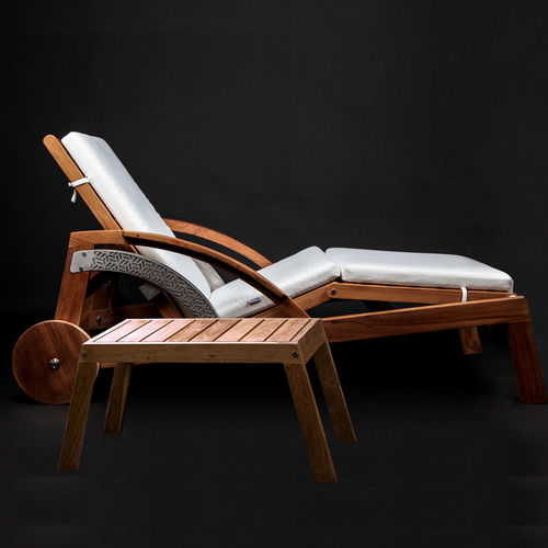 Современный садовый шезлонг - Laubbe Design SL - из ткани / из тикового дерева / из тикового дерева