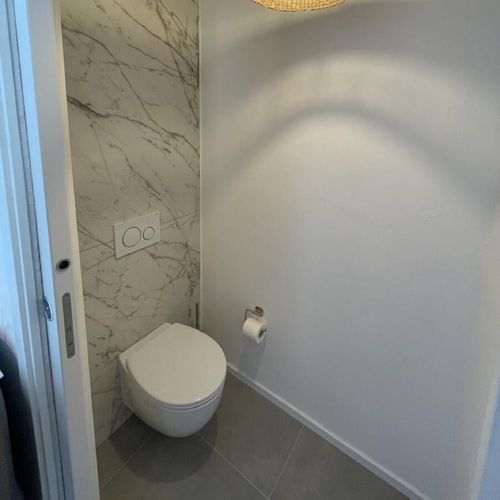 Подвесной унитаз - IKTO Design - из керамики / для бытового использования / овальный