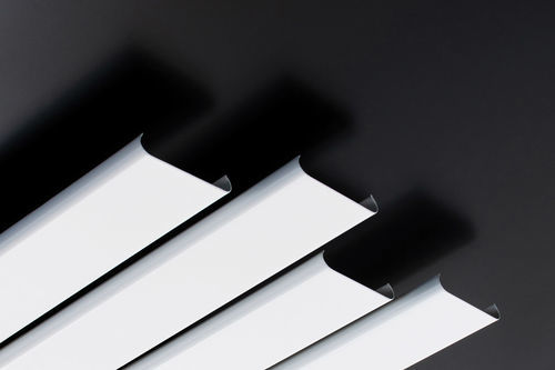 Подвесной потолок из гальванизированной стали - A - Vertebra - из алюминия / из реек / для интерьера
