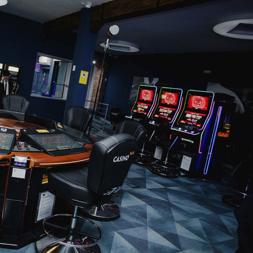 Ковровое покрытие с вытяжным ворсом - AREA 103 - Casino Carpets S.L. - нейлоновое / для профессионального использования / c геометрическим рисунком