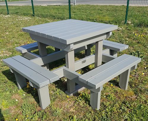 Современный стол для пикника - TPN-CAR-90 - Urban'Ex - из переработанных материалов / квадратный / 100% переработанный