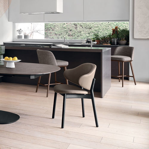 Современный cтул - holly - calligaris - для интерьера / из ткани / с основанием из древесины