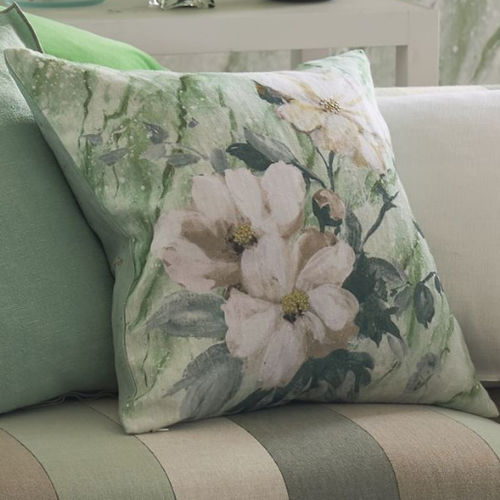 Квадратная подушка - CARRARA FIORE - DESIGNERS GUILD - в цветочек / из льна / белая