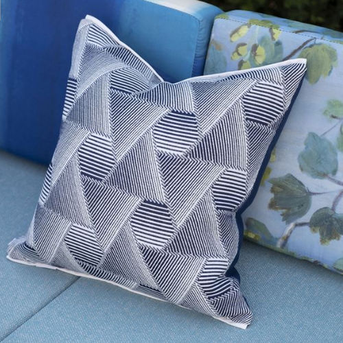 Подушка для наружного применения - DELRAY - DESIGNERS GUILD - квадратная / геометрическая / из ткани