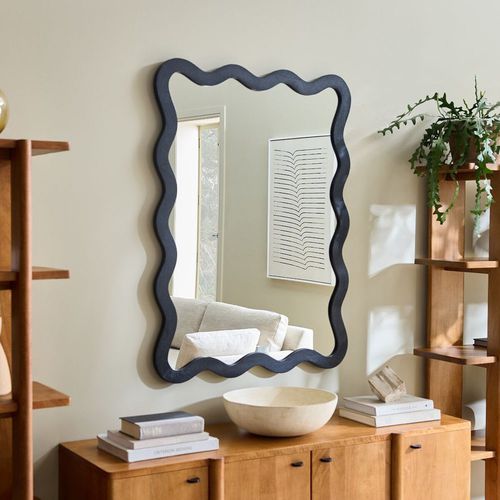 Настенное зеркало - Wavy  - West Elm - современное / из дерева / черное
