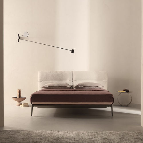 Двуспальная кровать - YALE  - MDF Italia - современная / с обитым изголовьем / с кожаным изголовьем