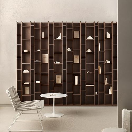 Модульный книжный шкаф - RANDOM  - MDF Italia - современный / из орехового дерева / из матовой лакированной древесины
