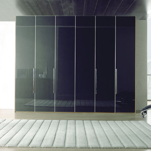 Современный шкаф для одежды - GLASS - CARRE furniture - из лакированной древесины / с раздвижными дверями / с зеркалом