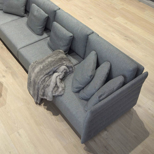 Современный диван - STRIPES - GAMADECOR – PORCELANOSA Grupo - из ткани / с подлокотниками / серый