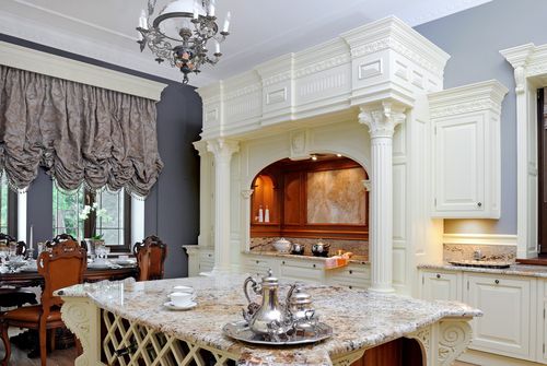 Стилизованная кухня - ROYAL - AKAN-handmade furniture - из цельной древесины / островного типа / с ручками