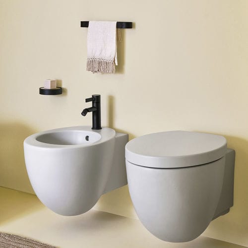 Подвесной унитаз - LE GIARE - POMICE - Ceramica Cielo - из керамики / для бытового использования / овальный