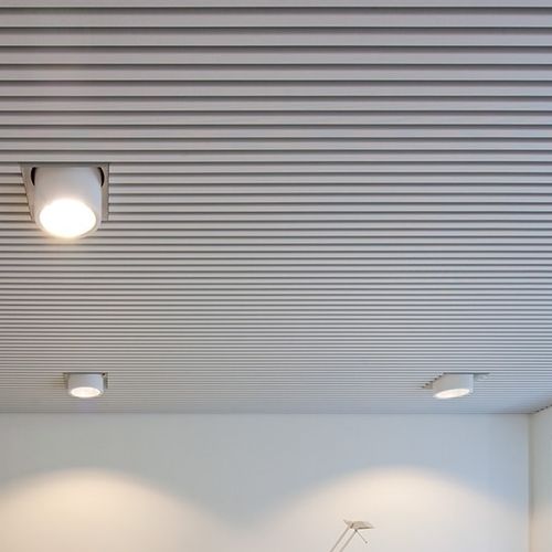 Подвесной потолок из бетона - Luxalon® 30BD / 30BXD CCA - Hunter Douglas Architectural - из реек / для офиса / для конференц-зала