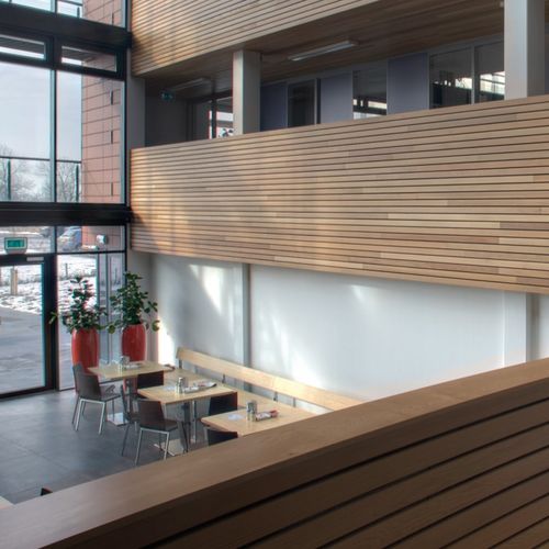 Облицовка из дерева - Derako® Solid Linear Wall - Hunter Douglas Architectural - внутренняя / с крепежной клипсой / современная