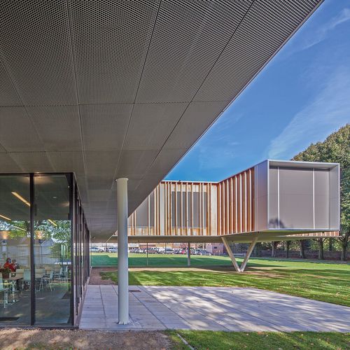 Подвесной потолок из панелей - Luxalon® Planks Stretch - Hunter Douglas Architectural - из металла / для офиса / для конференц-зала