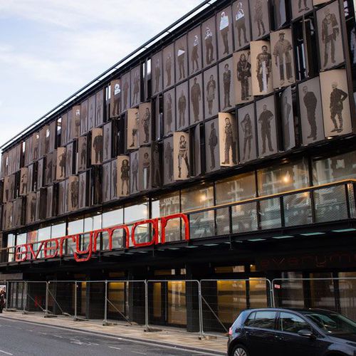 Солнцезащитное устройство из металла - EVERYMAN THEATRE - James & Taylor - для фасада / вертикальное / направляемое