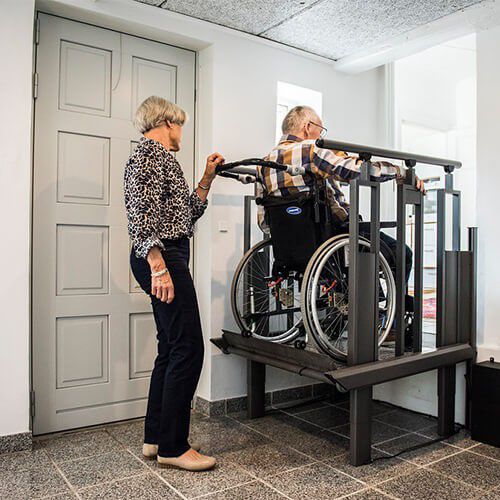 Подъемная платформа для лиц с ограниченной подвижностью - FLEXSTEP - Platform Lift Company - для инвалидной коляски / для зданий / бытового применения