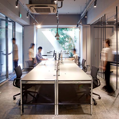 Рабочий стол для офисов открытого типа - USM Haller - USM Modular Furniture - напольный / современный / из МДФ
