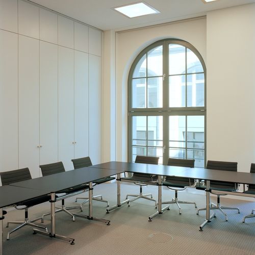 Современный стол для конференций - USM Kitos - USM Modular Furniture - из МДФ / из ламината / из металла