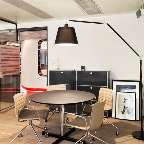 Современный стол - USM Kitos - USM Modular Furniture - из лакированной МДФ / из металла / из ламината