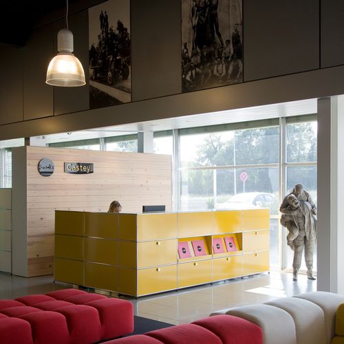 Административная стойка из металла - USM Haller - USM Modular Furniture