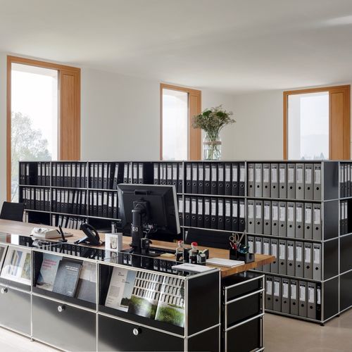 Напольная стойка для брошюр - USM Haller - USM Modular Furniture - из металла / для профессионального использования
