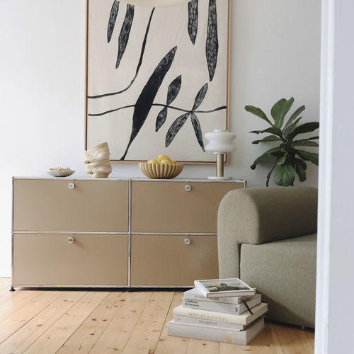 Современный буфет - USM Haller - USM Modular Furniture - из металла / 4 ножки / бежевый