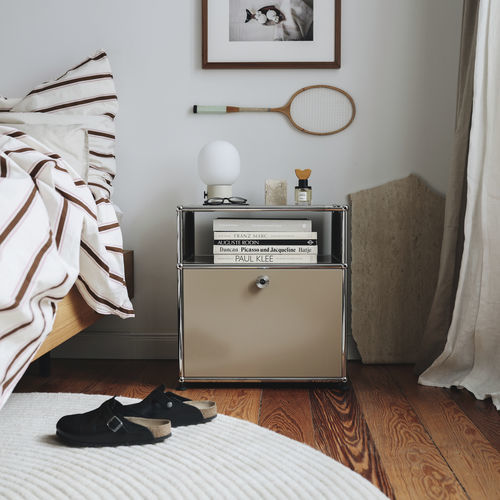 Современный ночной столик - USM Haller - USM Modular Furniture - из металла / прямоугольный / со встроенным ящиком