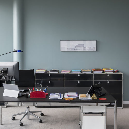 Современный стол - USM Haller - USM Modular Furniture - из линолеума / с основанием из металла / прямоугольный