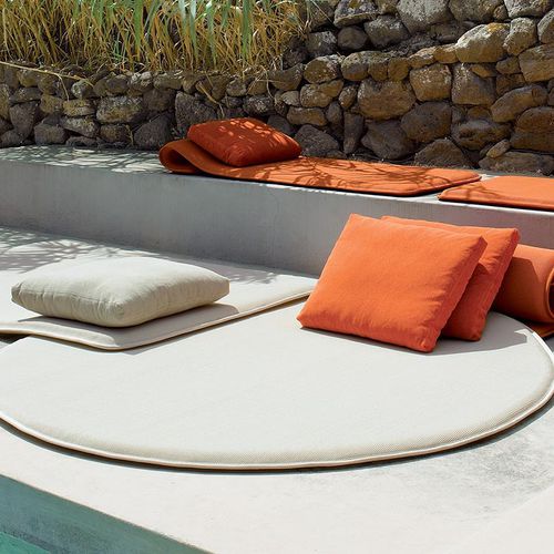 Подушка для наружного использования - FLEX - PAOLA LENTI - квадратная / однотонная / из ткани