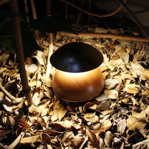 Настольная лампа - BELL - alma light - из нержавеющей стали / из полированной латуни / из цельной древесины