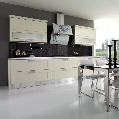Современная кухня - VICTORIA - Torchetti Cucine - из дерева / с ручками / лакированная