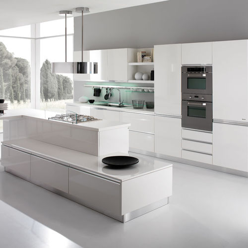 Современная кухня - BEVERLY - Torchetti Cucine - из дерева / островного типа / со встроенной ручкой