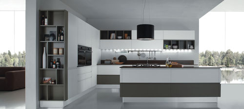 Современная кухня - CORINE - Torchetti Cucine - из ламината / островного типа / без ручки