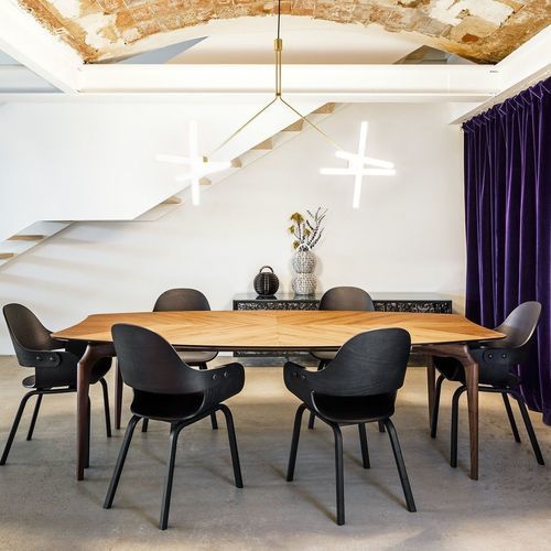 Современный стол - GAULINO  - BD Barcelona Design - из МДФ / из фанерованной древесины / с основанием из ореха