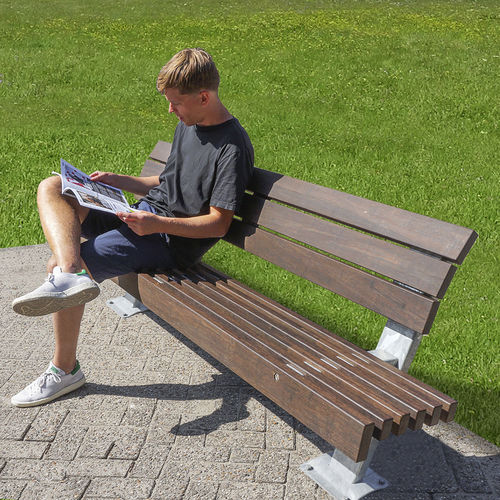 Современная общественная скамейка - NEW STANDARD BENCHES - Streetlife - из лиственных пород дерева / из гальванизированной стали / из стали, покрытой порошком