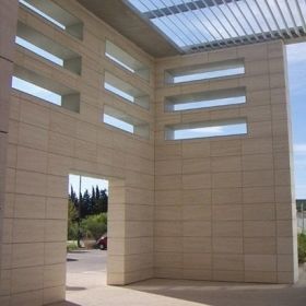 Панельная облицовка фасада - REV’PROJECT SEMI RIJO - LUSOROCHAS NATURAL STONE - из натурального камня / вертикальная / гладкая