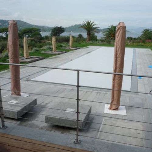 Бортик бассейна из натурального камня - Moleanos LR - LUSOROCHAS NATURAL STONE - из известняка / противоскользящий / угловой