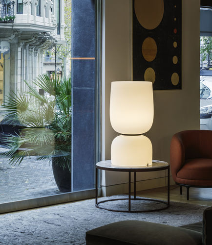 Настольная лампа - Ghost - VIBIA LIGHTING - из алюминия / из опалового стекла / современная