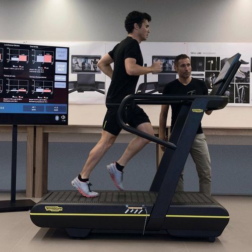 Программируемая беговая дорожка - SKILLRUN - TECHNOGYM - для профессионального использования / для бытового использования