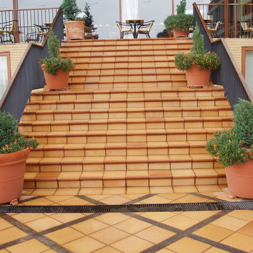 Покрытие ступени из керамогранита - TIPO FIORENTINO 33x33 - TERRAKLINKER - GRES DE BREDA - противоскользящее / высокое сопротивление