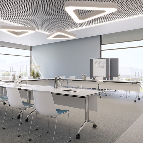 Современный рабочий стол - NESTYIS3 - Interstuhl Büromöbel GmbH & Co. KG - из полипропилена / с основанием из металла / прямоугольный