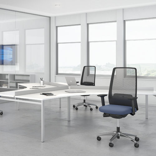 Современное кресло для офиса - AIMIS1 - Interstuhl Büromöbel GmbH & Co. KG - сетчатое / из металла / обитое
