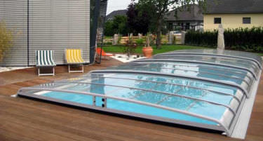 Низкий навес для бассейна - SUPERFLAT - luxe-pools - телескопический / для алюминия / с ручным приводом