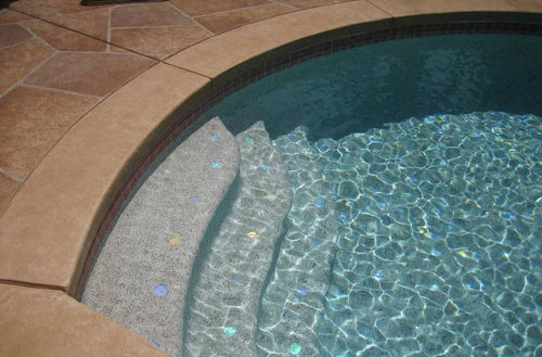 Прямая лестница - Aquarama Aquatech - с каменными ступеньками / бетонная конструкция / для наружного применения